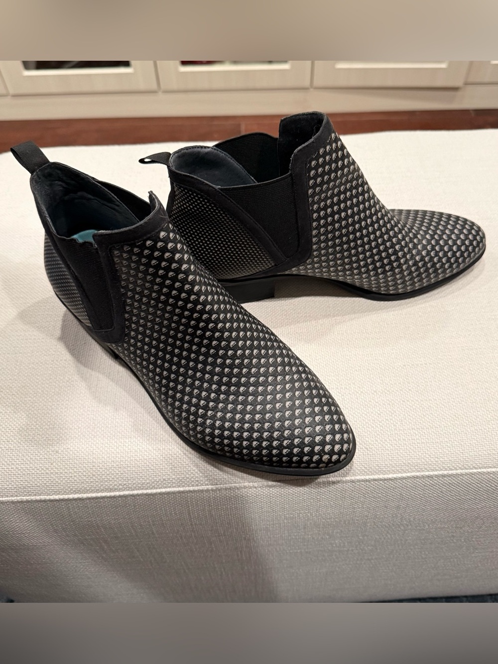 Betabrand Chelsea Ankle Boots Weatherproof 8.5